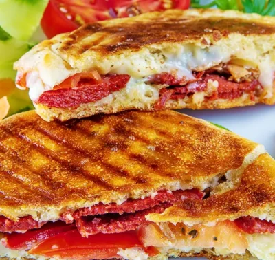 Füme Kaburga Cheddar Tost